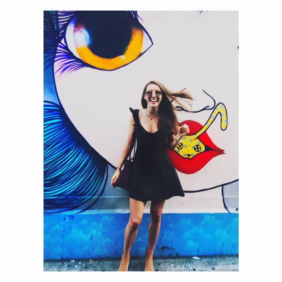 Meet your Posher, Caitlin - Picture 1 of 1